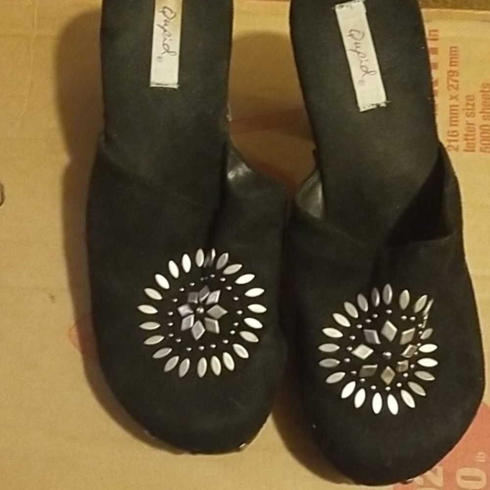 Shoes - Picture 4 of 4